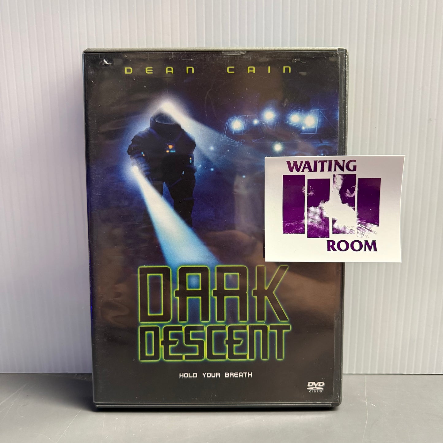 Motion Picture- Dark Descent (Descent Into Darkness) [USED DVD]