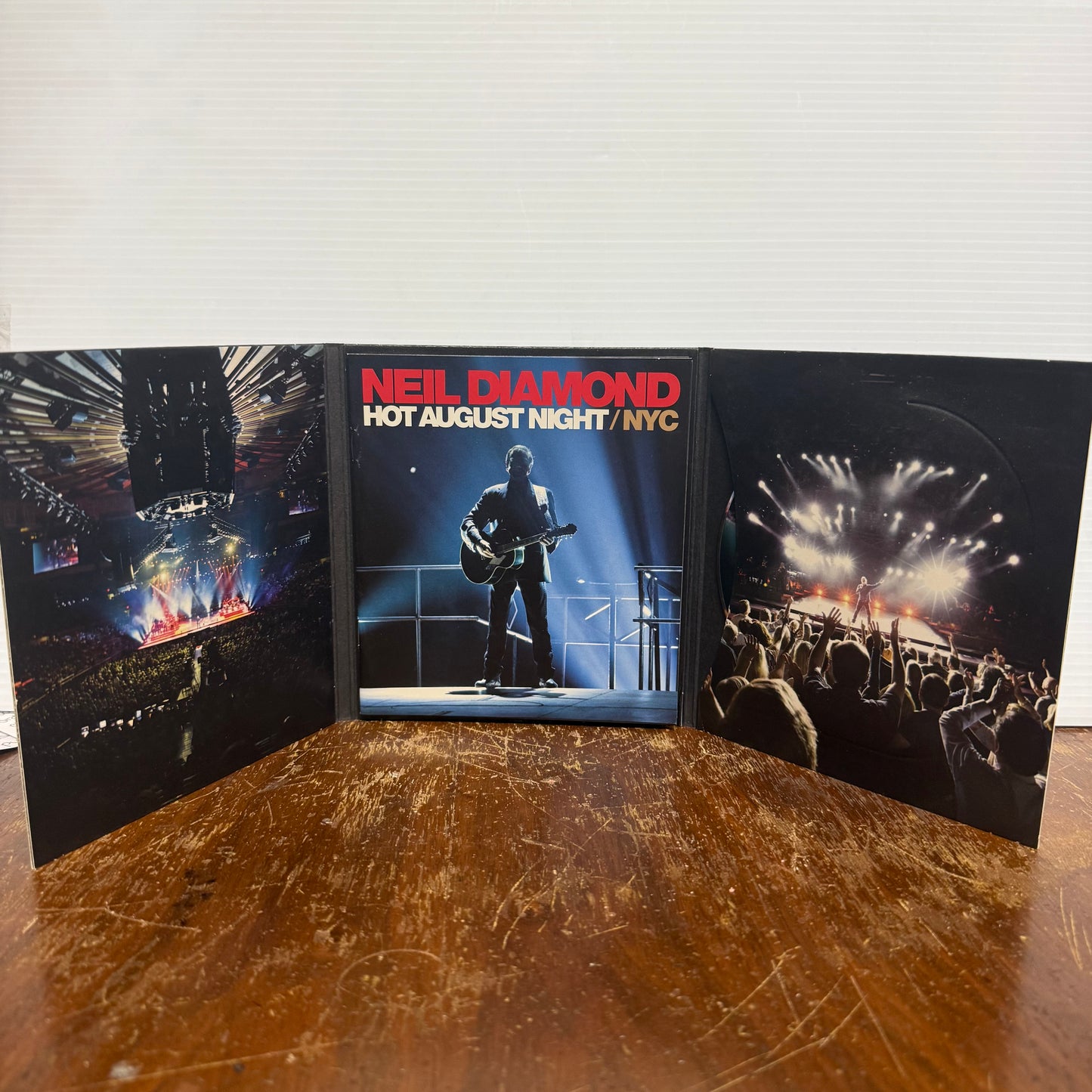 Neil Diamond- Hot August Night / NYC (Live From Madison Square Garden August 2008) [Used DVD/CD]