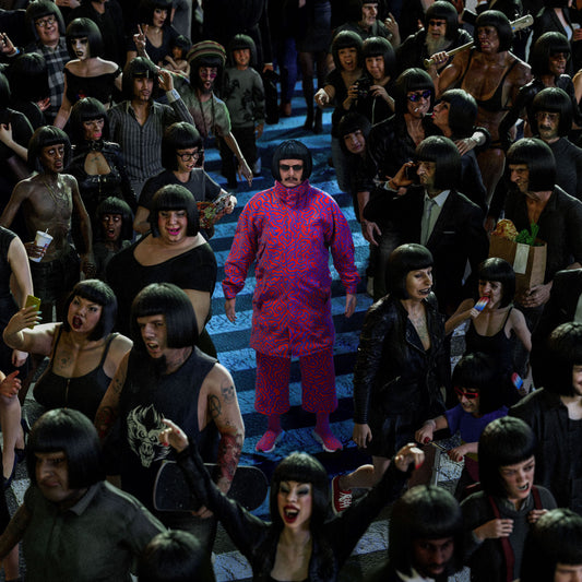 Oliver Tree- Alone In A Crowd